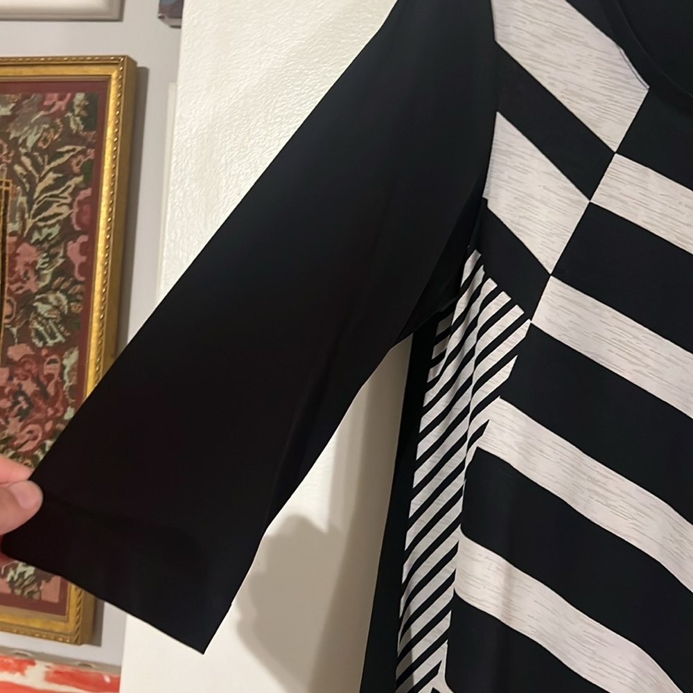 IOR Paris geometric tunic. 3/4 sleeve. - Picture 6 of 10